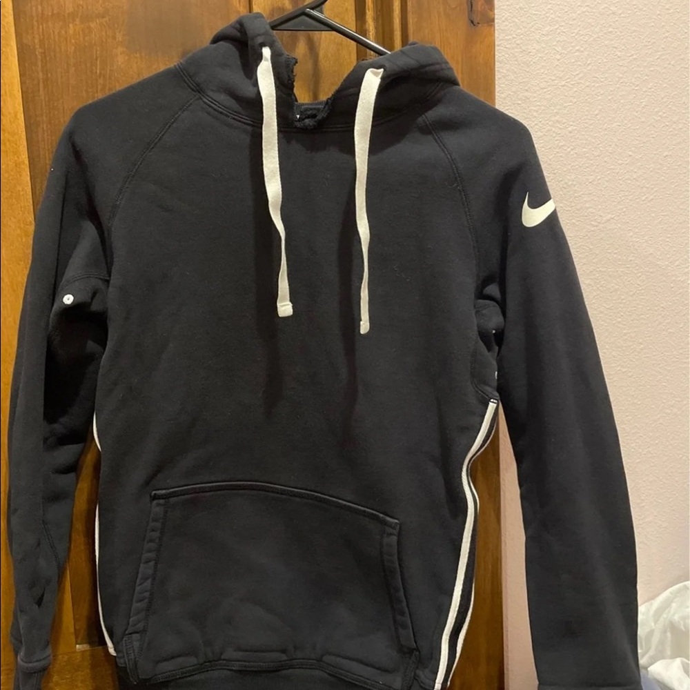 nike sweatshirt